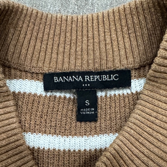 Banana Republic Tan and White Striped Pullover - Picture 3 of 3